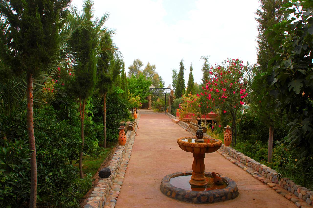 Отель Kasbah Tiriguioute Скура Экстерьер фото